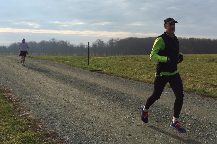 photo of Steve Tague finishing ahead of Mark Deshon